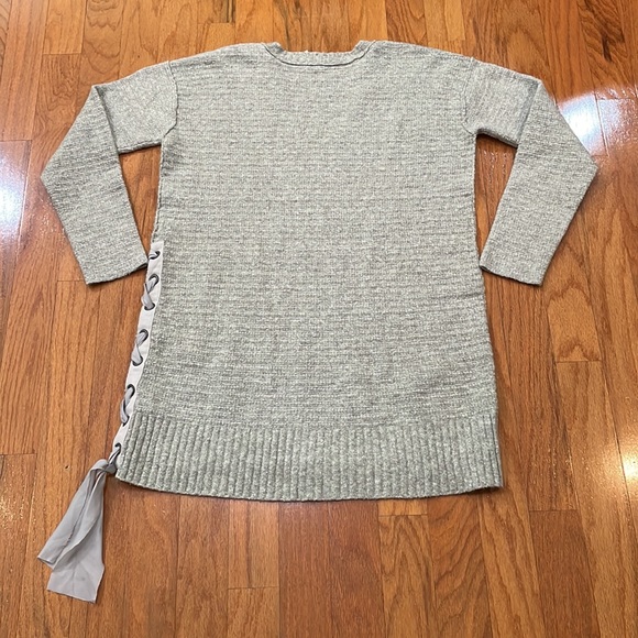 Free People Size Medium Gray oversized Women’s V Neck Sweater very Soft - Picture 10 of 11